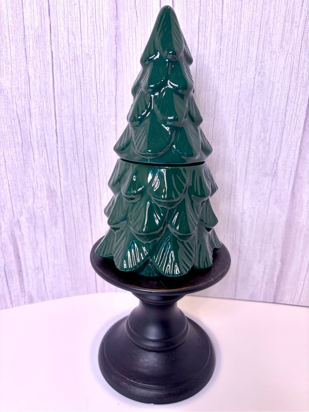 Yankee Candle Green Ceramic tree candle, Balsam & Cedar scent